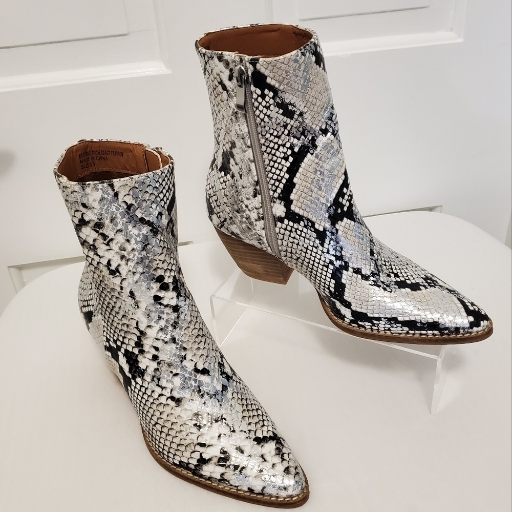 Beast Fashion Snakeprint Booties Size 6.5, Stylish, Chic, City